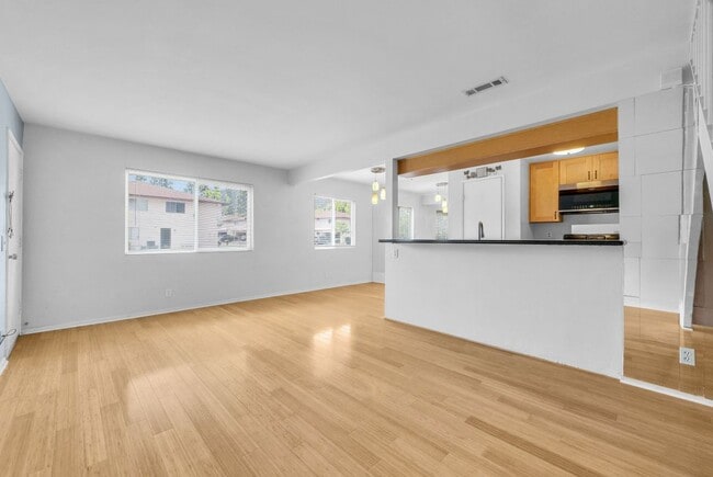 Building Photo - 1085 Sierra Madre Ave