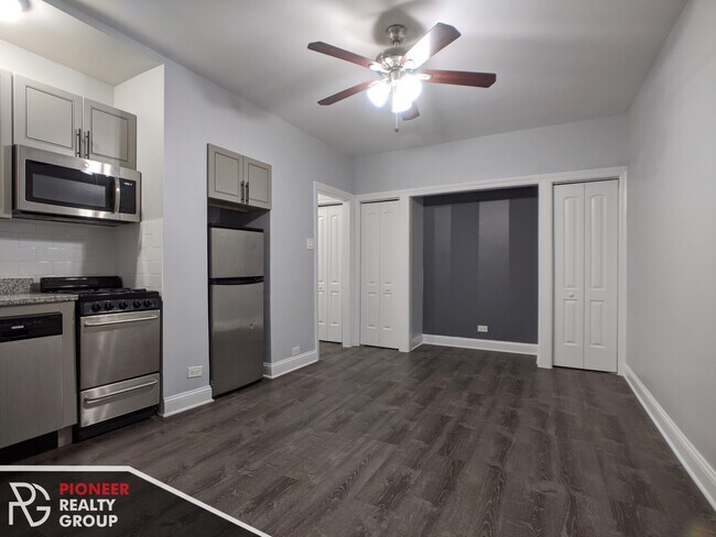 Foto del edificio - 4550 N Malden St
