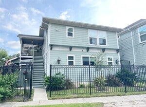 Building Photo - 4703 Park Dr