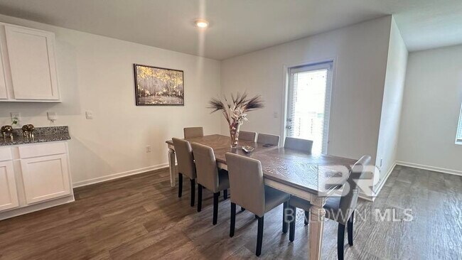 Foto del edificio - 31440 Lyon Rd