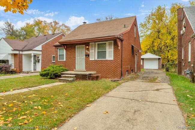 Building Photo - 12660 Grandmont Ave