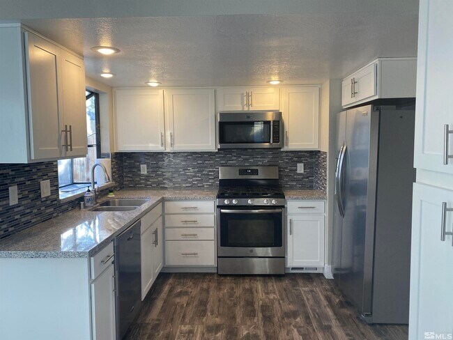 Foto del edificio - 5830 Shadow Park Dr