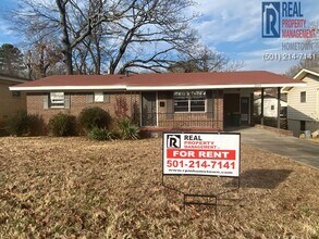 Building Photo - 2214 Coors Dr