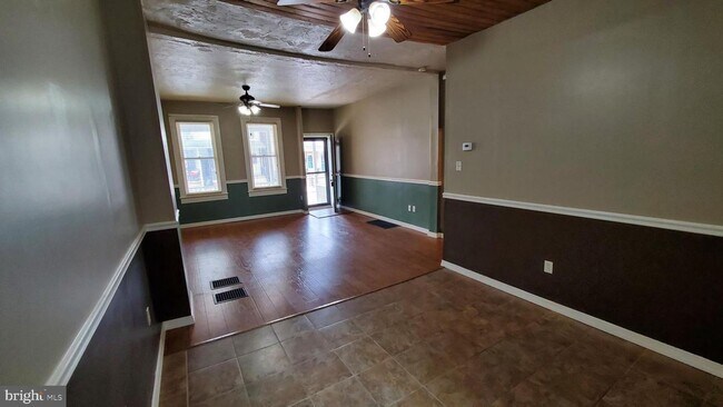 Foto del edificio - Coming Soon - Four Bedroom Home Located in...