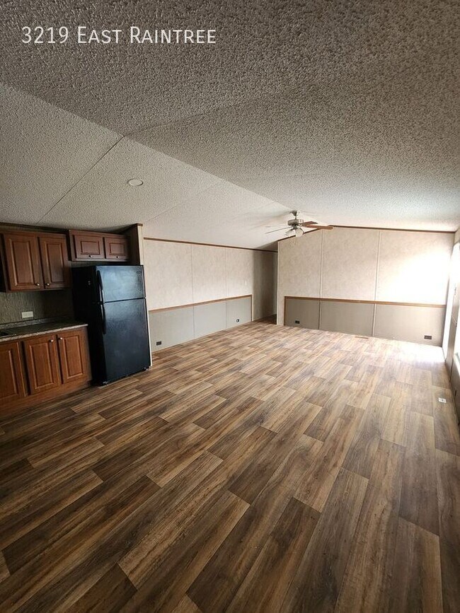 Foto del edificio - 3219 East Raintree-