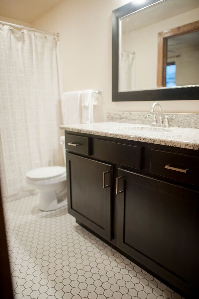 Building Photo - Beverly Lofts 204