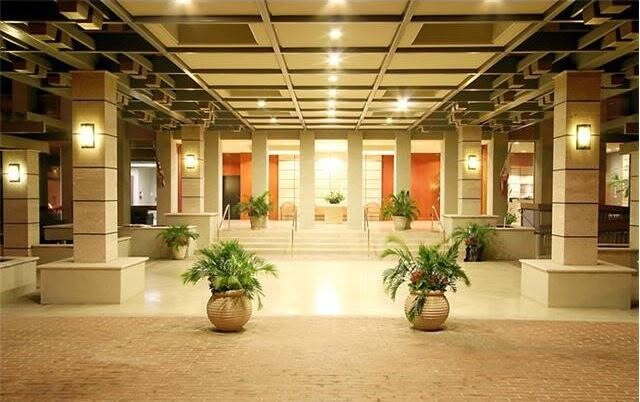 Building Photo - 800 W 1st St