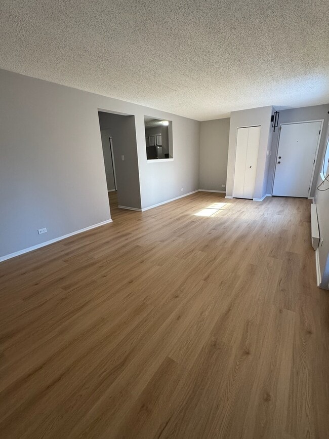 Building Photo - 234 Circle Ave