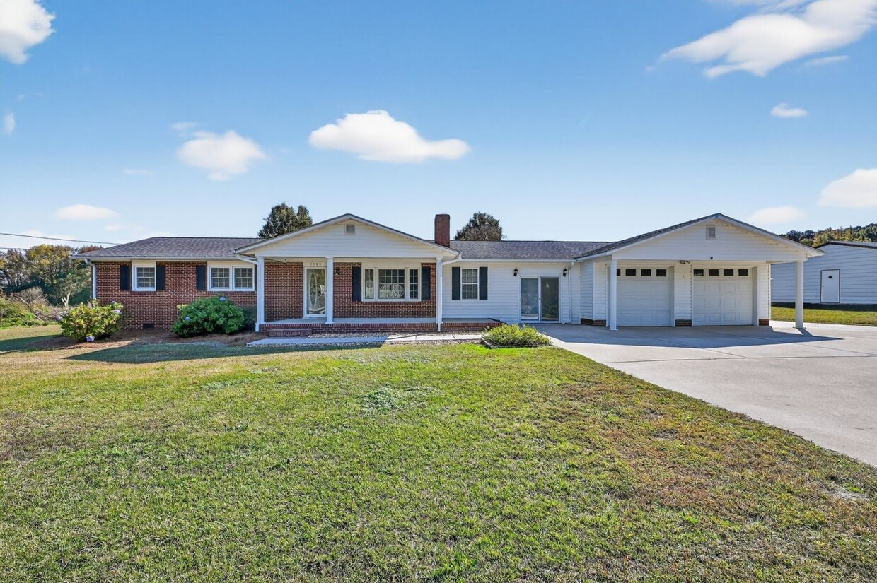 Foto principal - 1580 N Honeycutt St