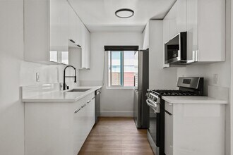 Building Photo - 2034 S Garth Ave