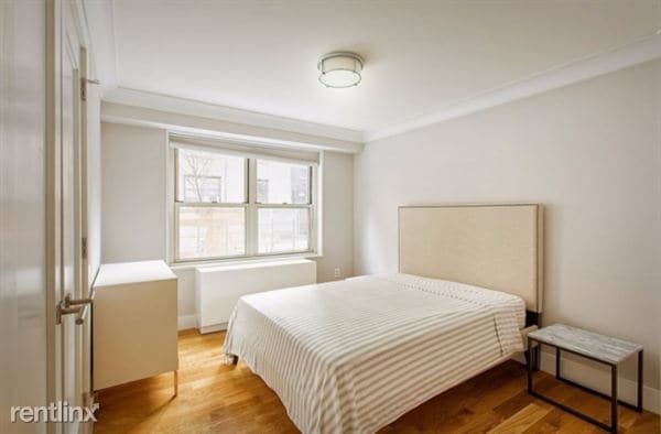 Building Photo - 440 E 23rd St