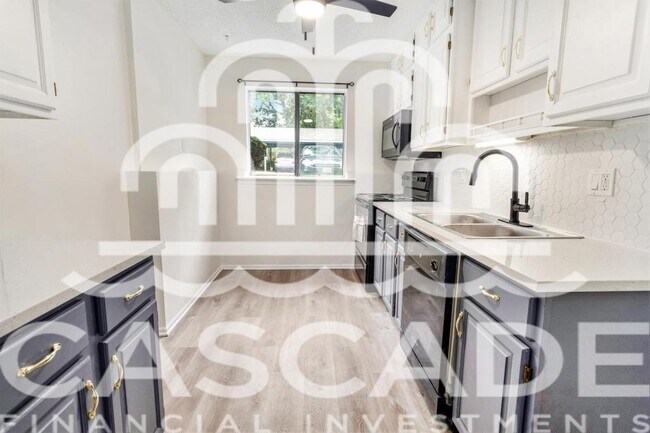 Foto del edificio - 8143 Holmes St