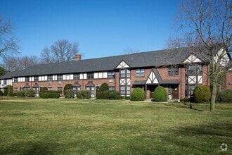 Building Photo - 1617 August Rd