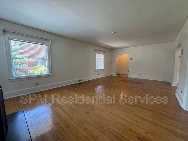 Foto del edificio - 6 Keaton Ave