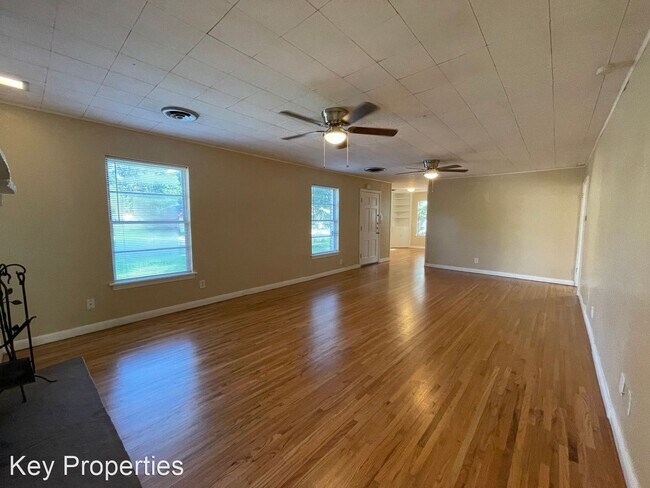 Foto del edificio - 3 br, 1 bath House - 3311 Mission Street