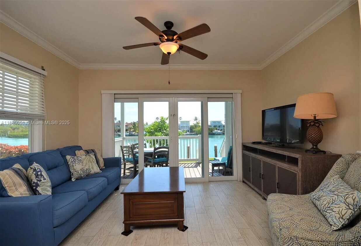 Primary Photo - 7046 Harbor Village Dr