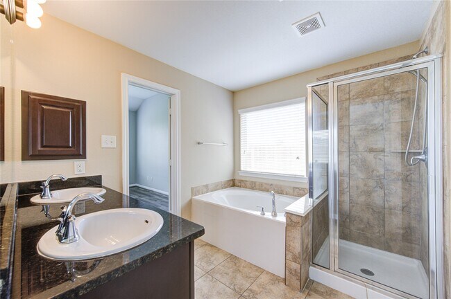 Building Photo - 26727 Henson Falls Dr