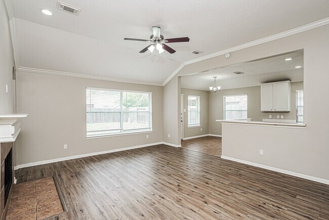 Building Photo - 549 Green Cedar Dr