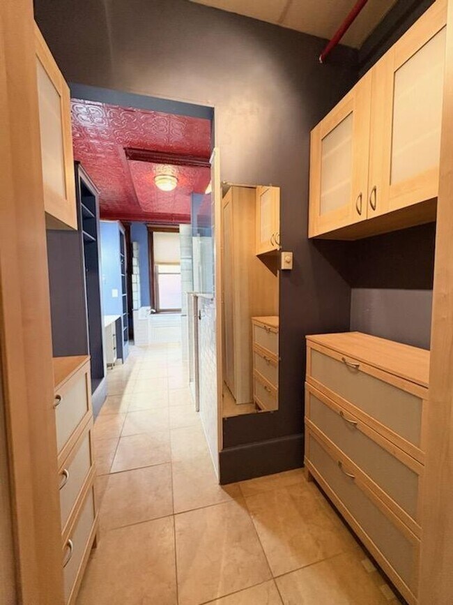 Foto del edificio - 318 N Main St