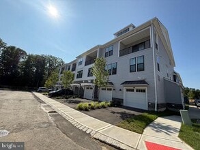 Building Photo - 7202 Donatello Dr