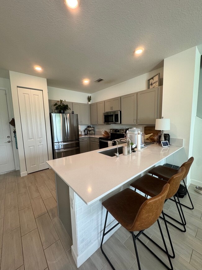 Building Photo - 1011 White Oak Ter