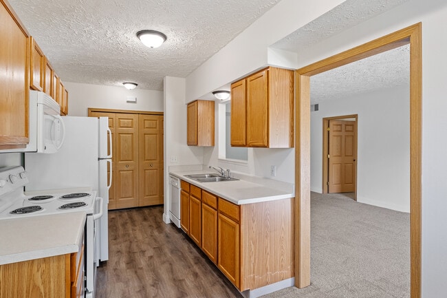 Building Photo - North Pointe Apartments