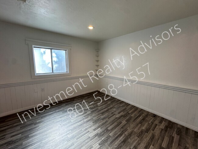 Building Photo - 260 W 1700 S