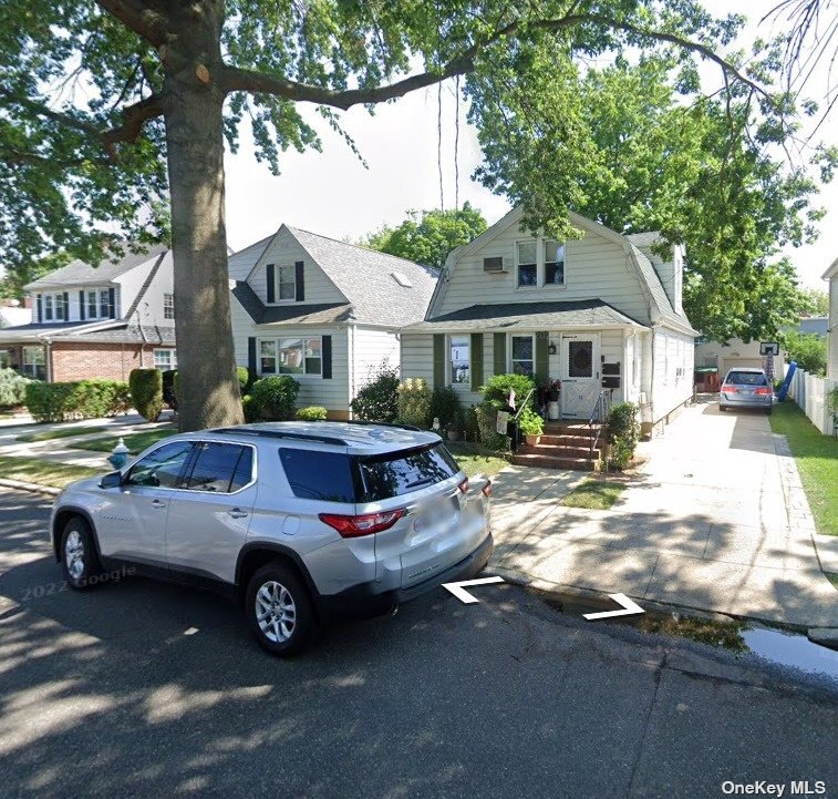 15 McKee St Unit 2nd Fl, Floral Park, NY 11001 Room for Rent in