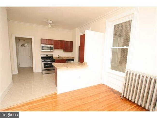 Foto del edificio - 2808 W Girard Ave