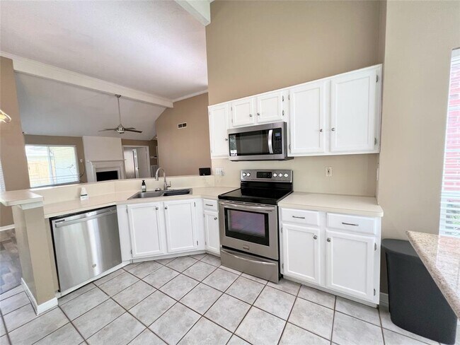 Foto del edificio - 4403 Waterfall Way