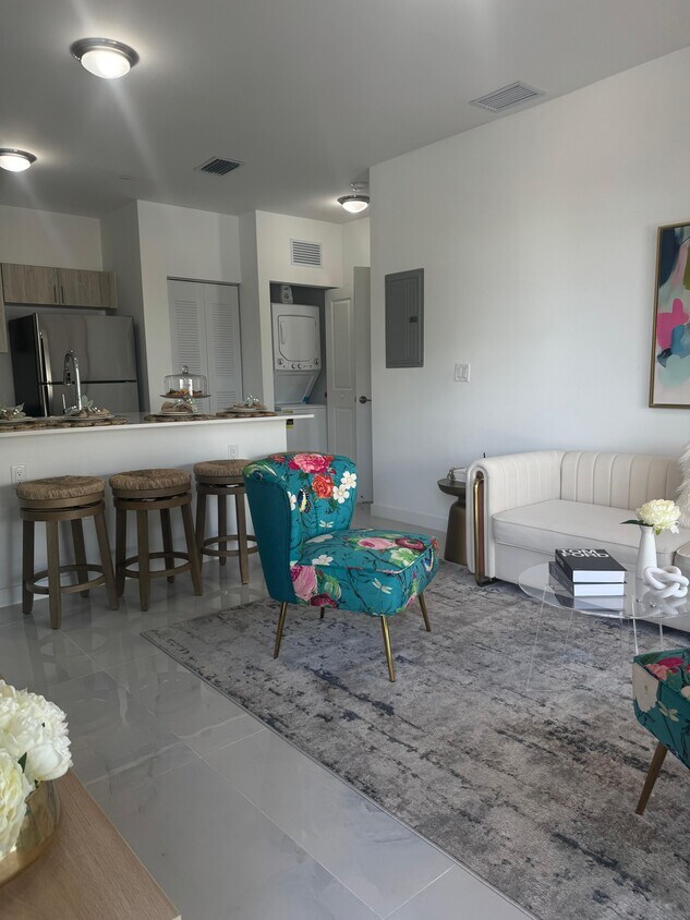 Foto principal - 6820 SW 12th St