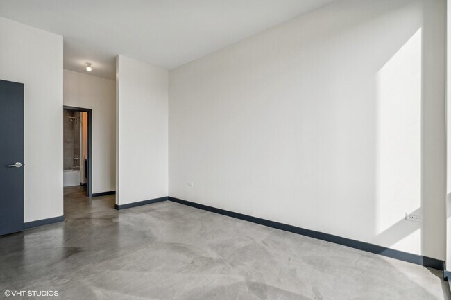 Foto del edificio - 1639 N Milwaukee Ave