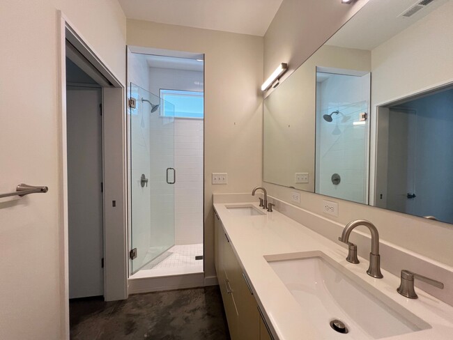 Building Photo - 36 Georgia Hill St