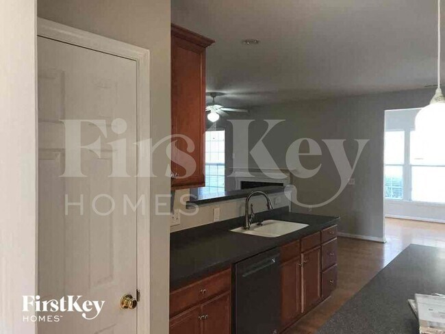 Building Photo - 4065 Eastford Court