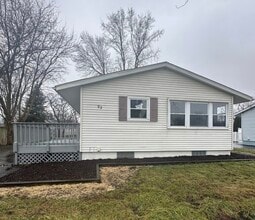 Building Photo - 93 Elmwood Dr E