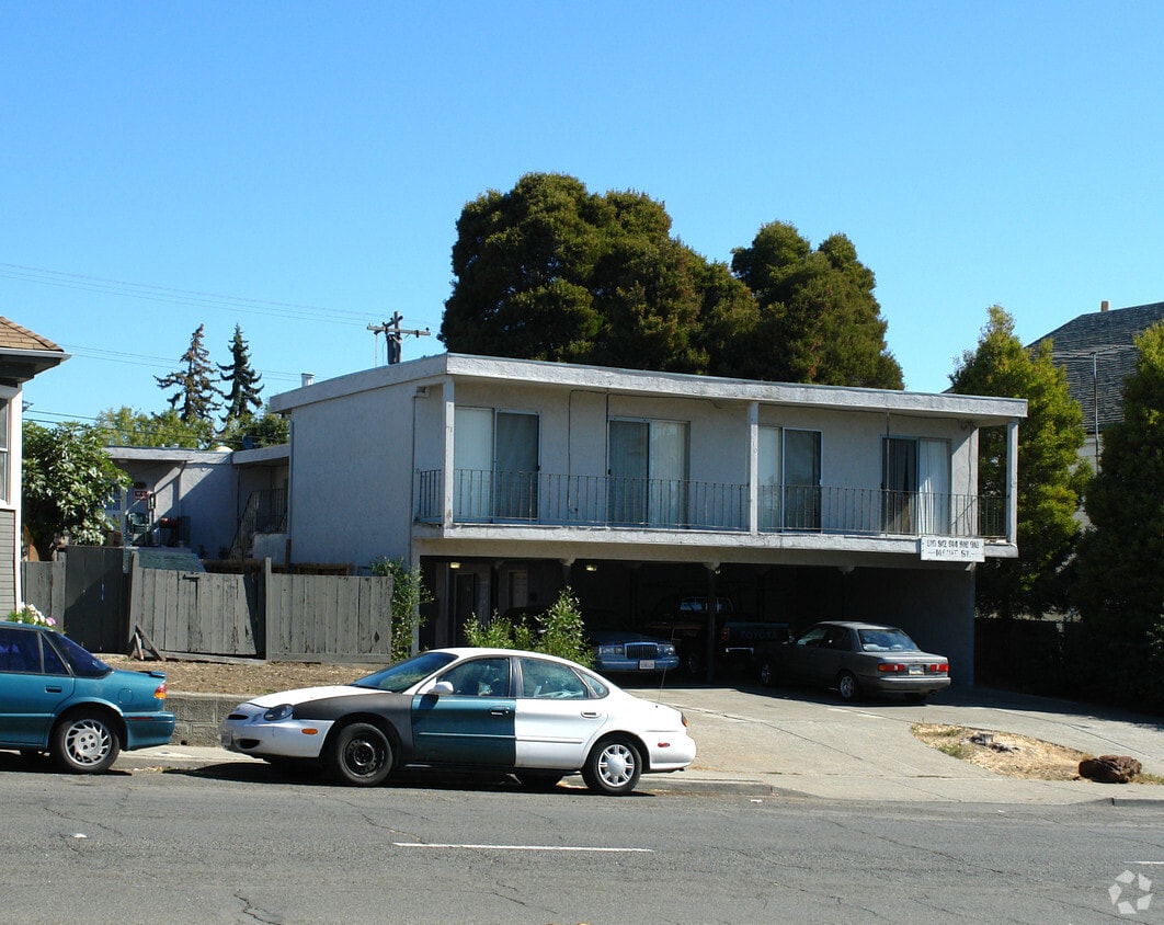Primary Photo - 910-918 Maine St
