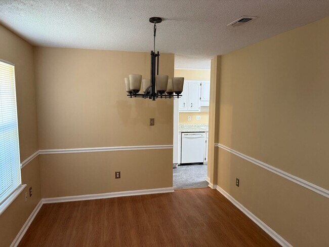 Foto del edificio - 2962 Bridgeport Dr