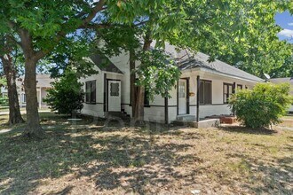 Building Photo - 1410 Sycamore St