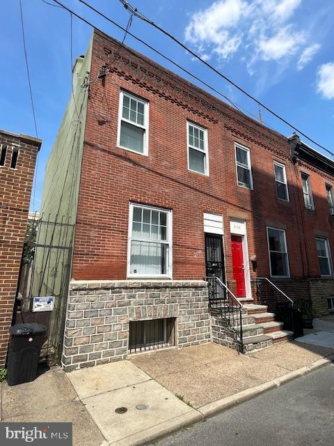 Building Photo - 2140 S Iseminger St