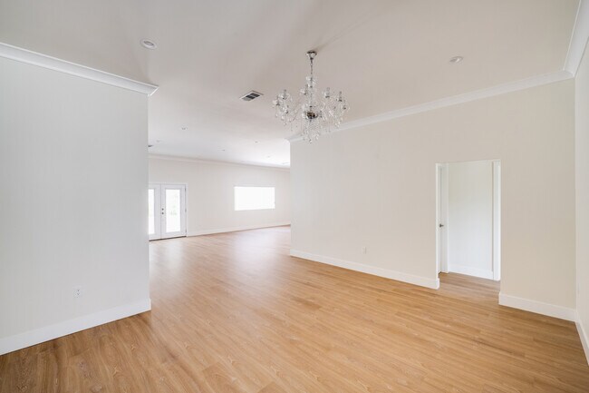 Foto del edificio - 10351 Foothill Blvd