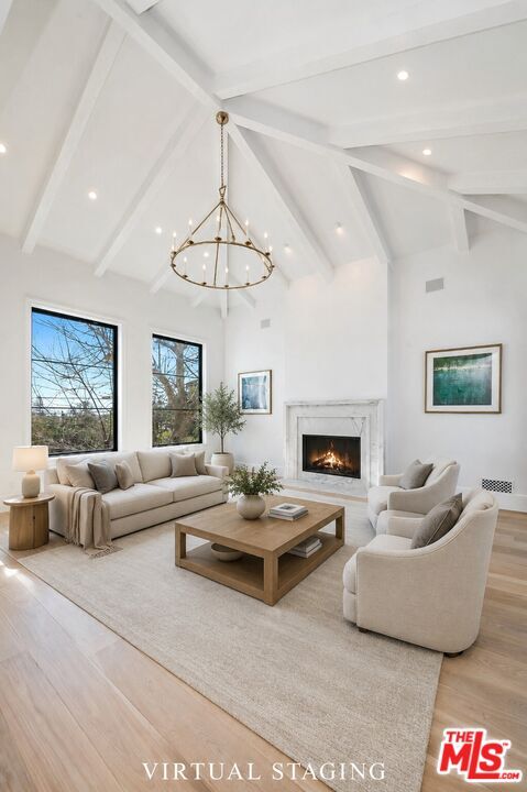 Foto del edificio - 1348 Marinette Rd