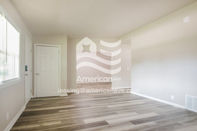 Foto del edificio - 5429 N Elgin Ave