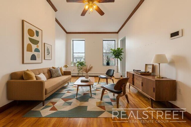 Building Photo - Full-Floor Brownstone 1BR + Office — ~950 Sq Ft | Prime Bed-Stuy | Available Immediately