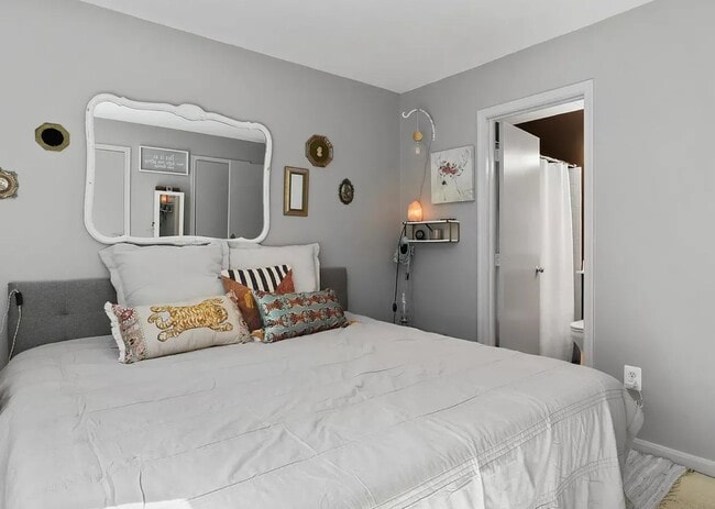 Building Photo - 5680 White Dove Ln