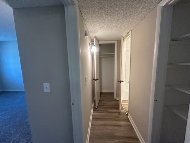 Building Photo - 300 Berkley Dr