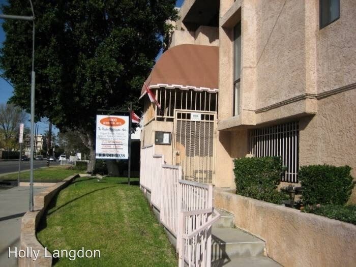 Primary Photo - 5300 Kester Ave
