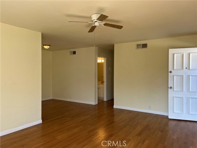 Building Photo - 1329 Parkside Dr