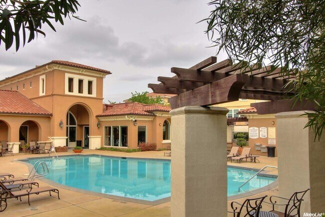 Foto del edificio - 4800 Westlake Pkwy