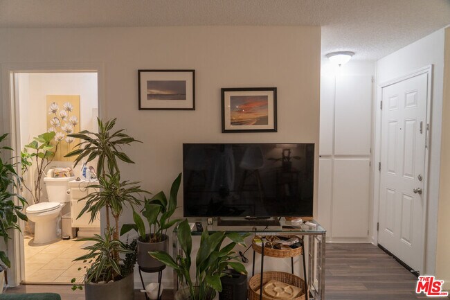 Foto del edificio - 5418 Hermitage Ave