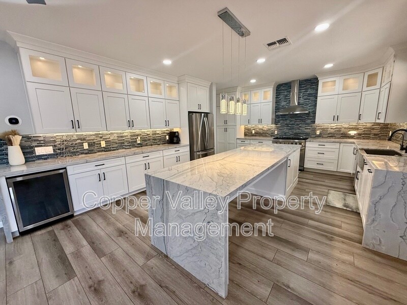 Primary Photo - 7461 W Honeysuckle Dr